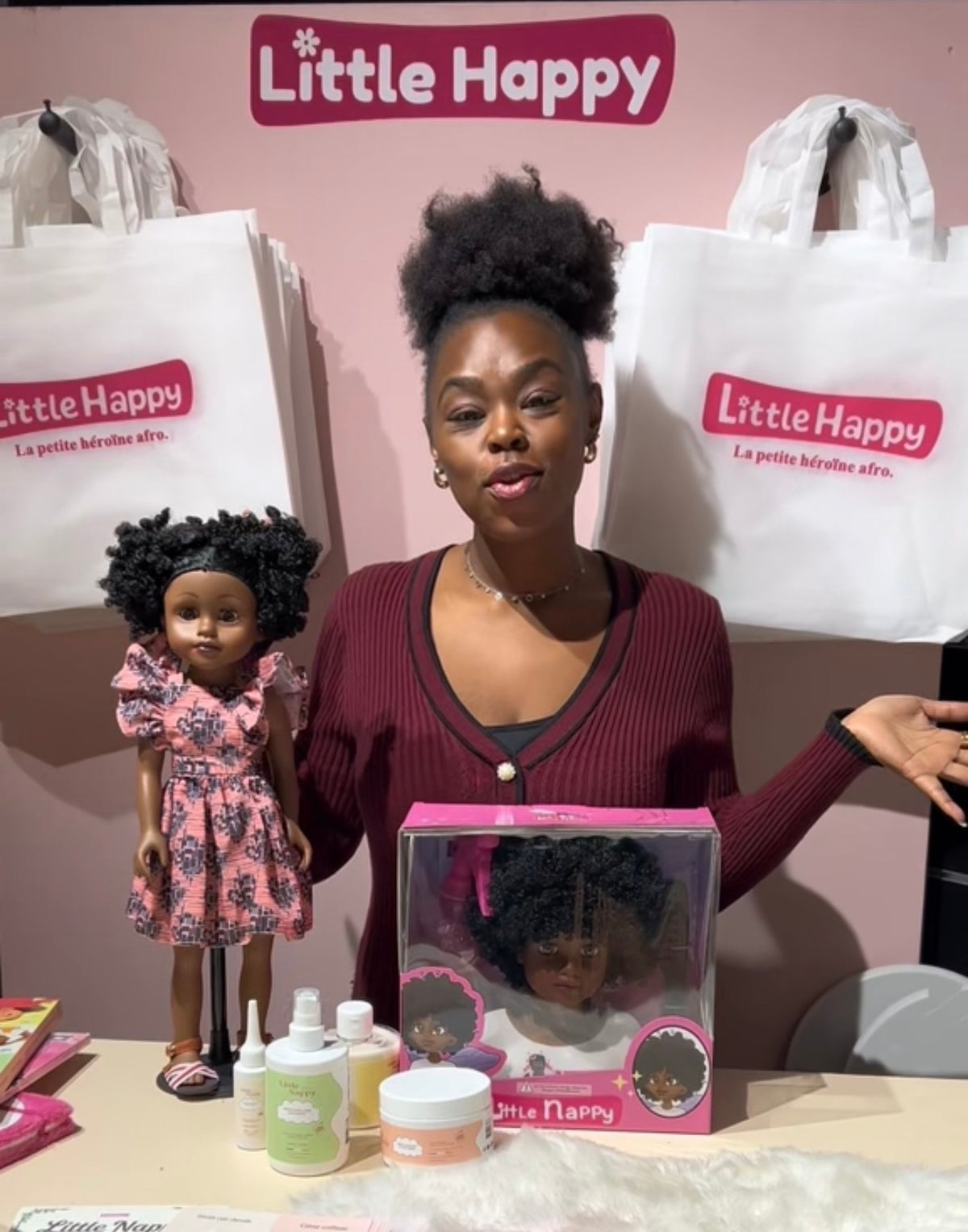 Les livres, la poupee et les jeux Little Happy